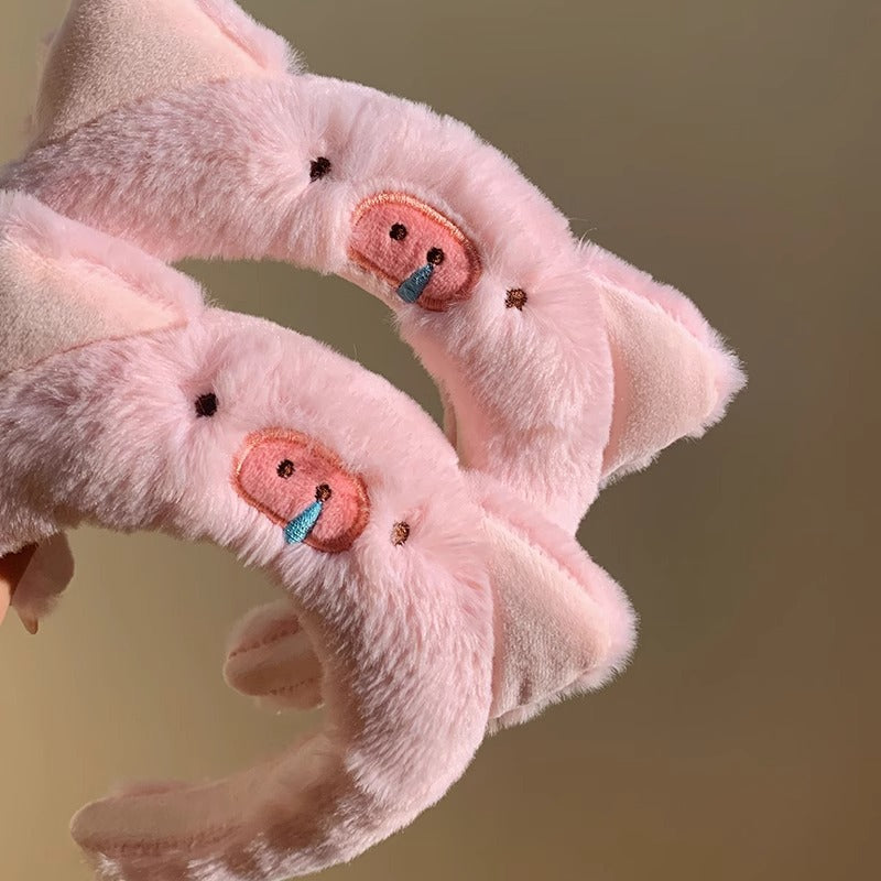 Fluffy cartoon pig headband ideal for parties and costume events