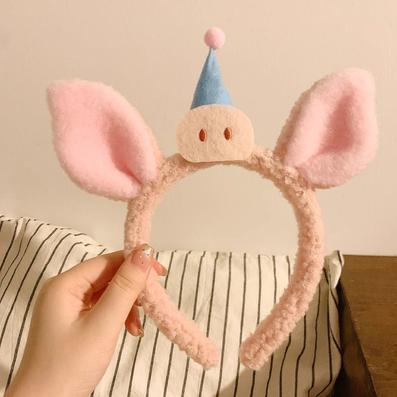 Fun cartoon pig hair accessory ideal for cleansing and makeup