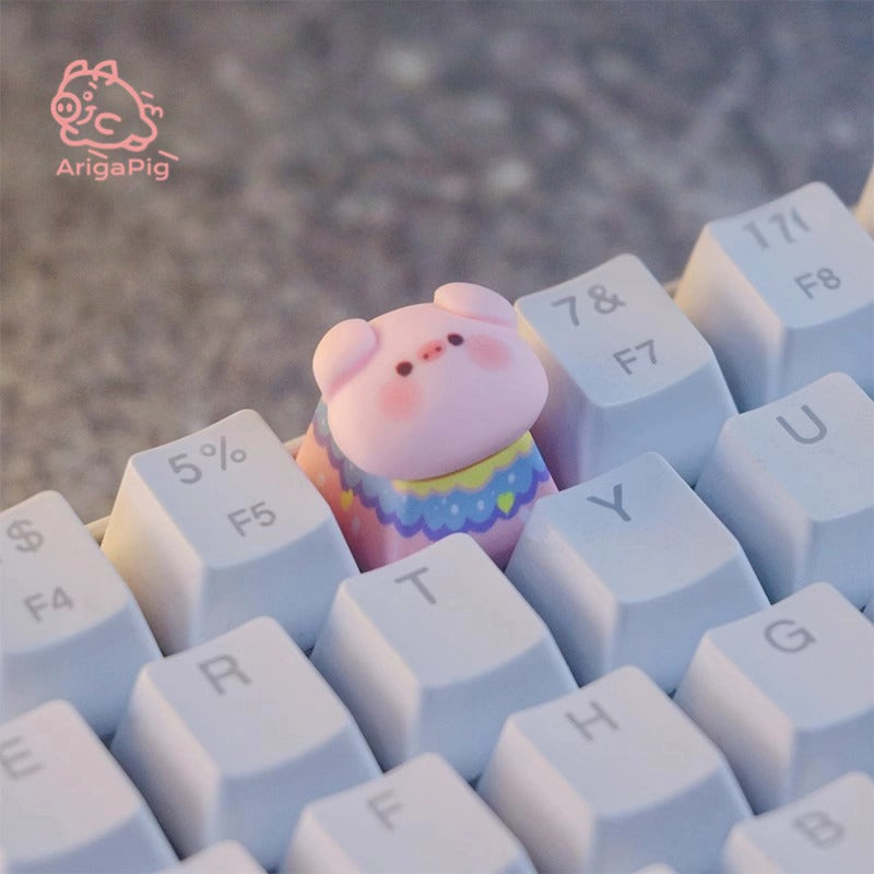 High-Quality Eco-Friendly Cartoon Pig Keycap - Ideal for gamers and pig lovers.