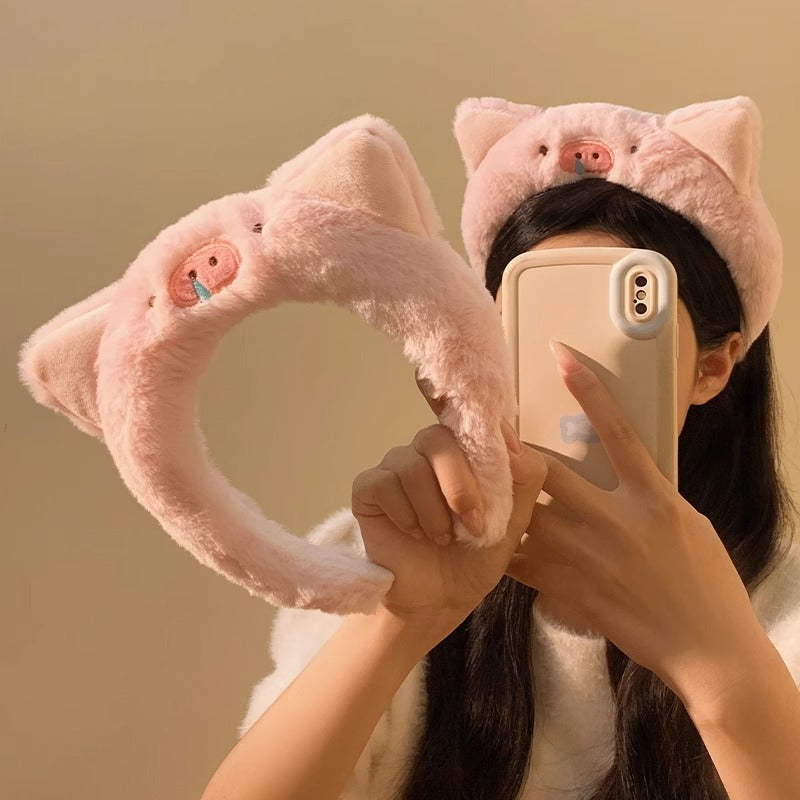 Cute animal headband featuring a pig design, perfect for everyday use