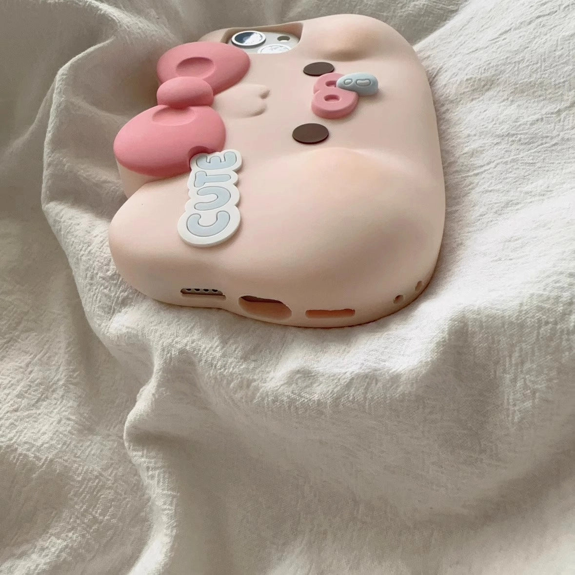 Fun and playful iPhone case with a cartoon pig design